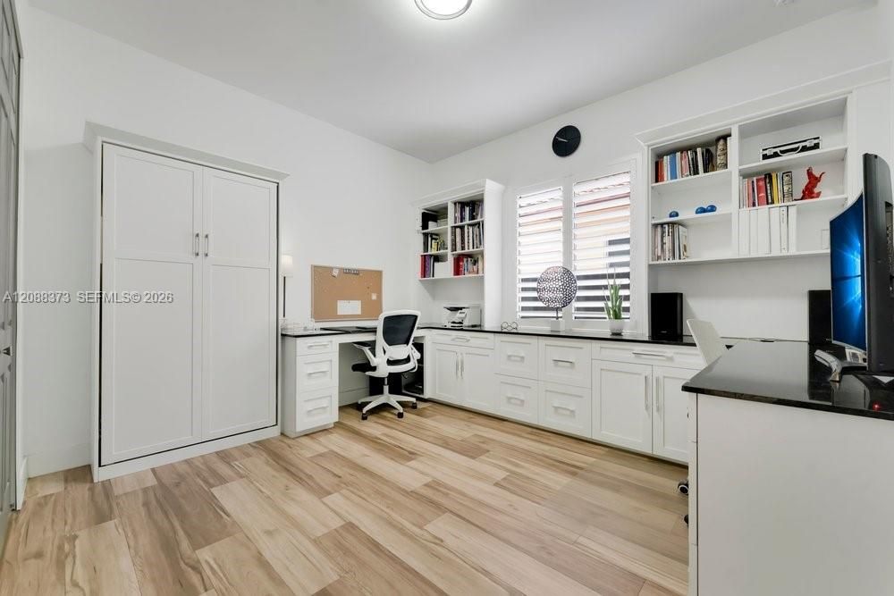 En Venta: $1,189,000 (3 camas, 3 baños, 2322 Pies cuadrados)