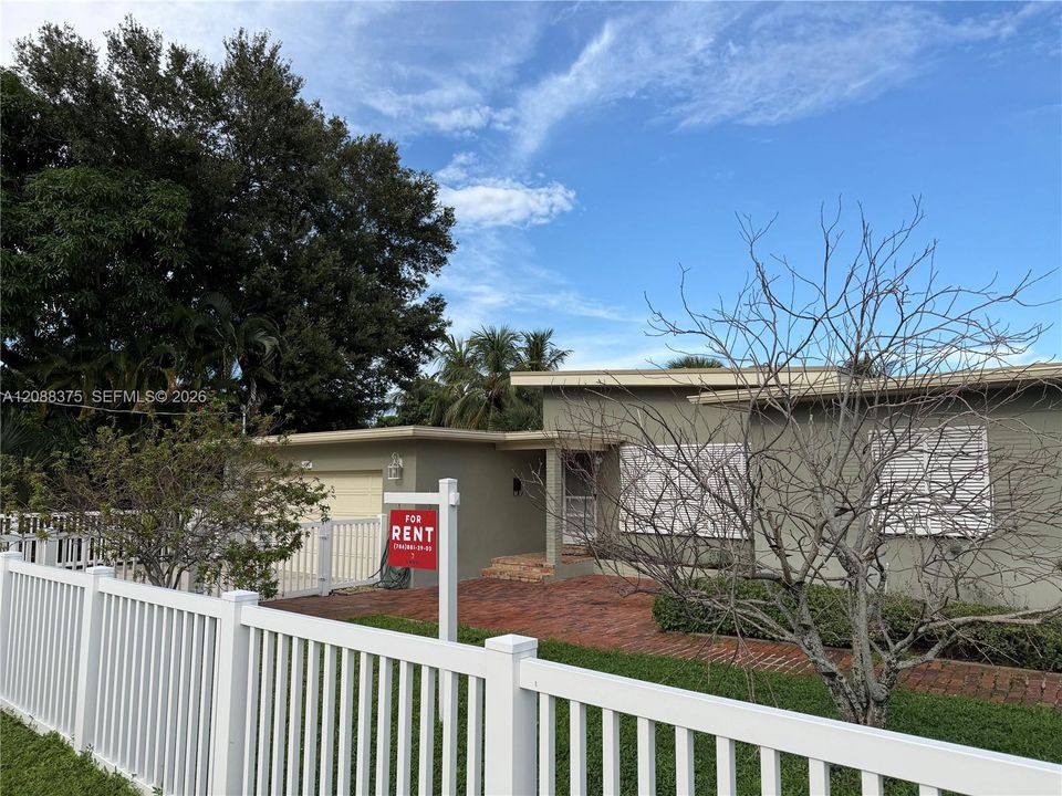 For Rent: $5,000 (3 beds, 3 baths, 2340 Square Feet)