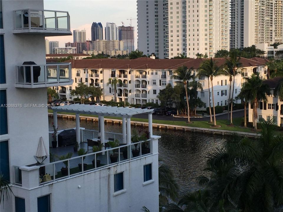 For Rent: $3,350 (2 beds, 2 baths, 1210 Square Feet)