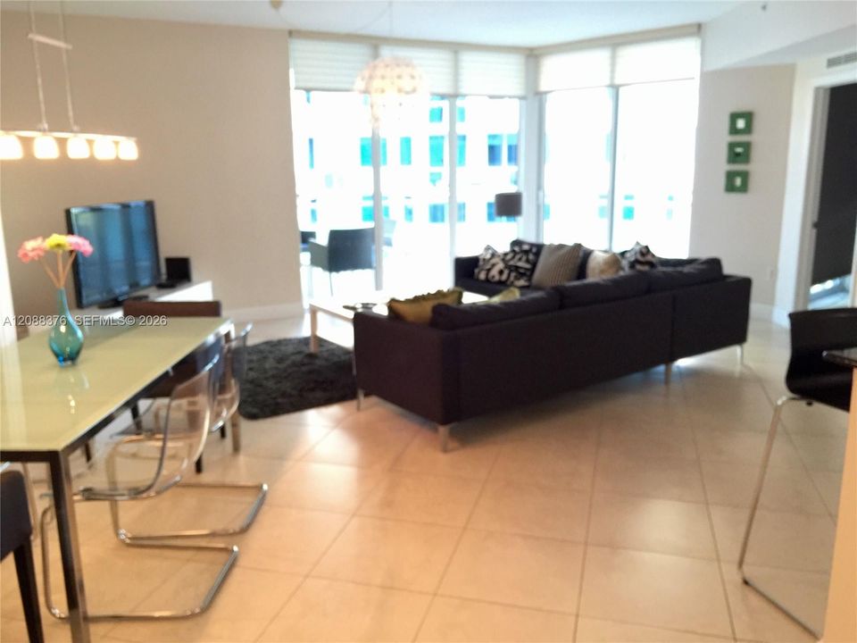 For Rent: $3,350 (2 beds, 2 baths, 1210 Square Feet)