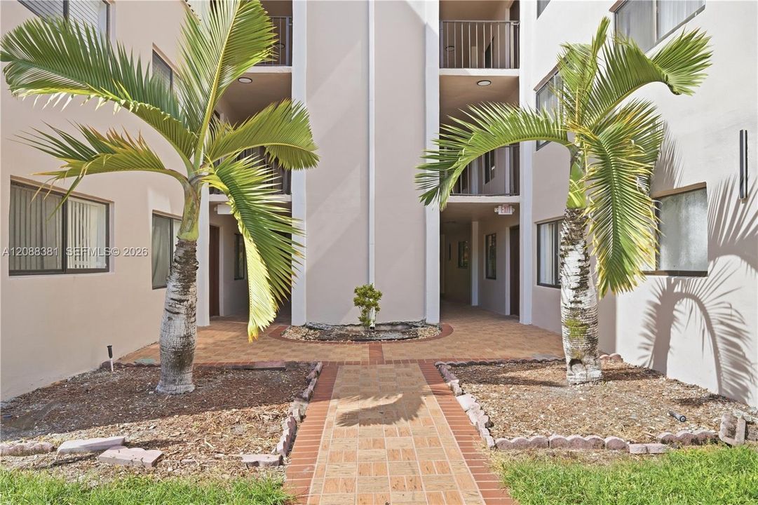 На продажу: $289,900 (3 спален, 2 ванн, 1040 Квадратных фут)