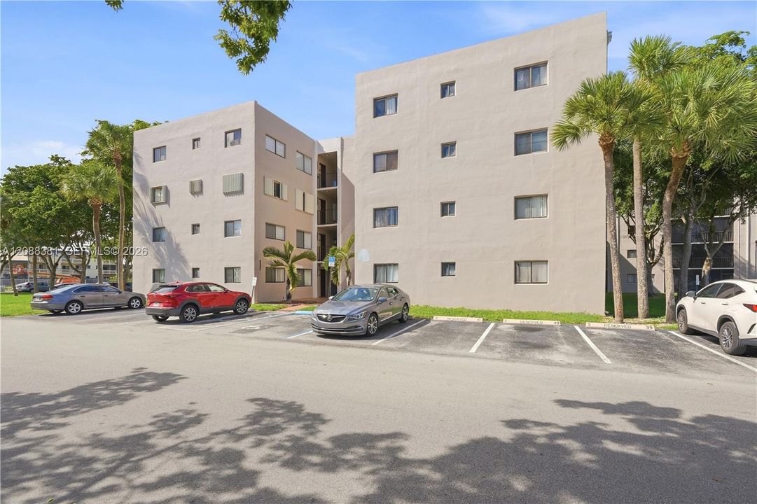 На продажу: $289,900 (3 спален, 2 ванн, 1040 Квадратных фут)