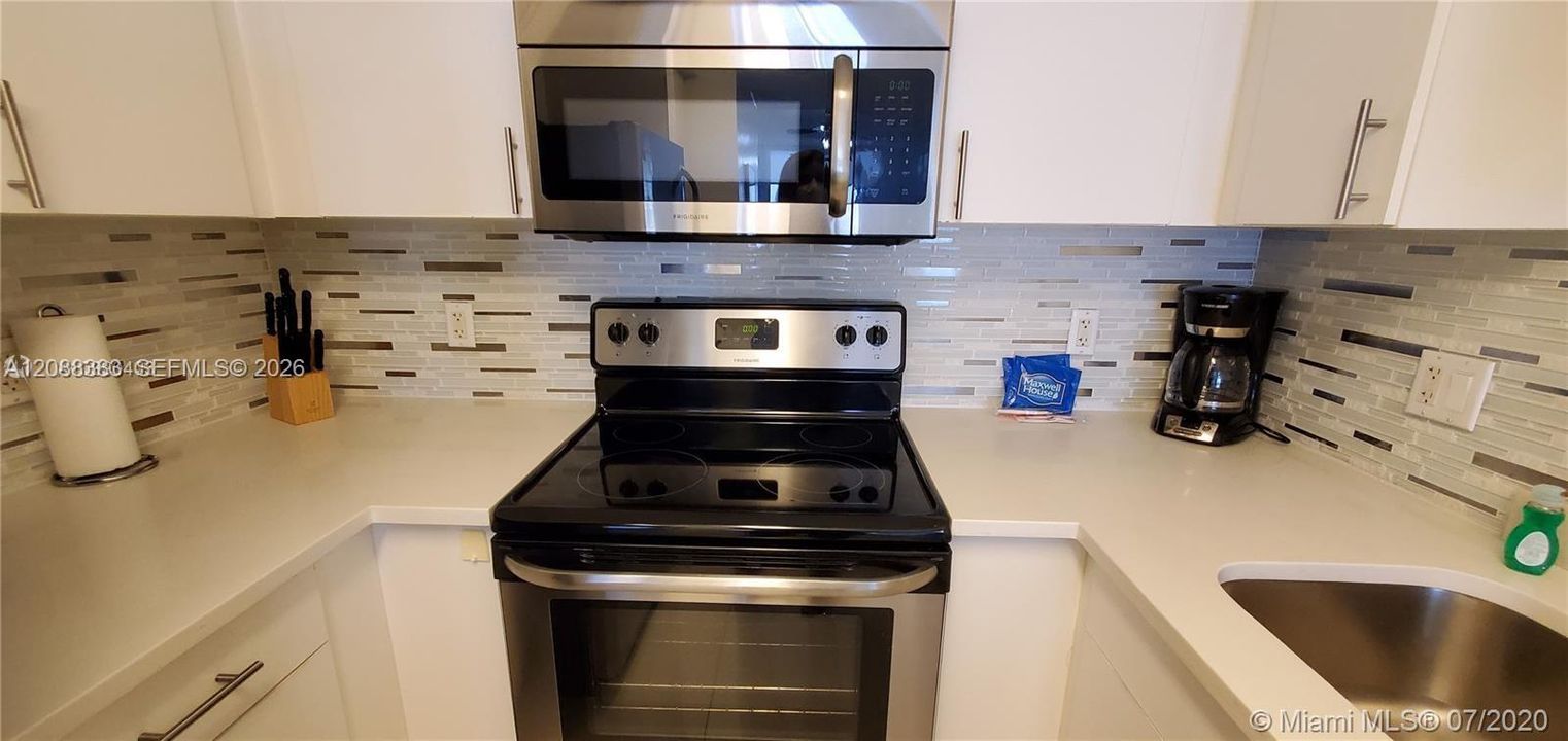 В аренду: $3,600 (2 спален, 2 ванн, 950 Квадратных фут)