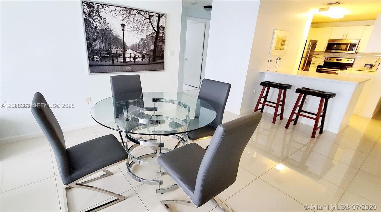 В аренду: $3,600 (2 спален, 2 ванн, 950 Квадратных фут)
