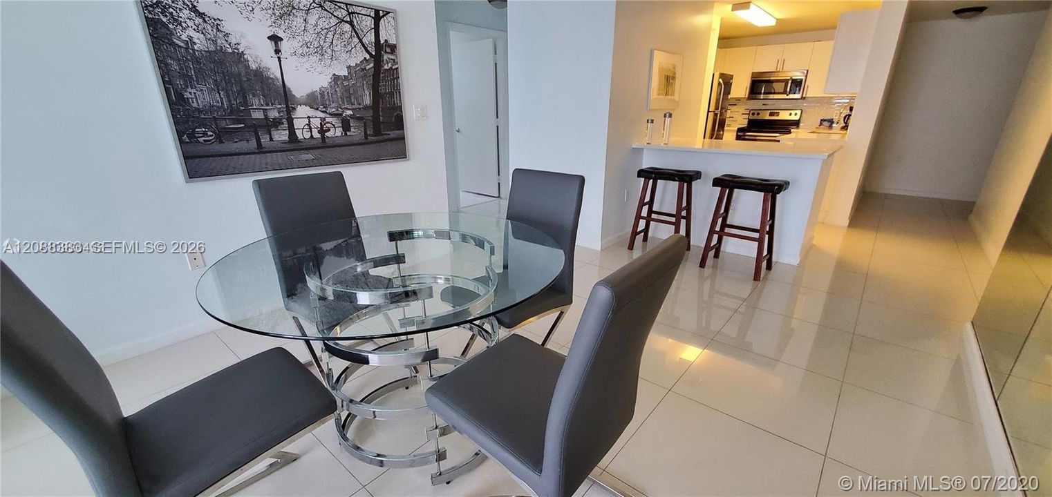 В аренду: $3,600 (2 спален, 2 ванн, 950 Квадратных фут)