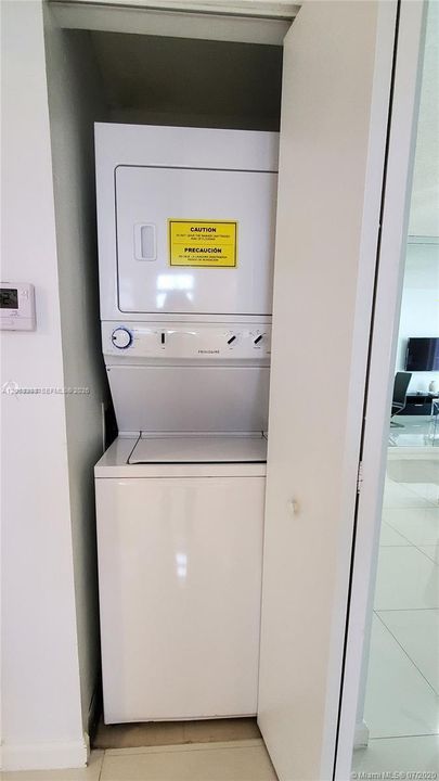 В аренду: $3,600 (2 спален, 2 ванн, 950 Квадратных фут)