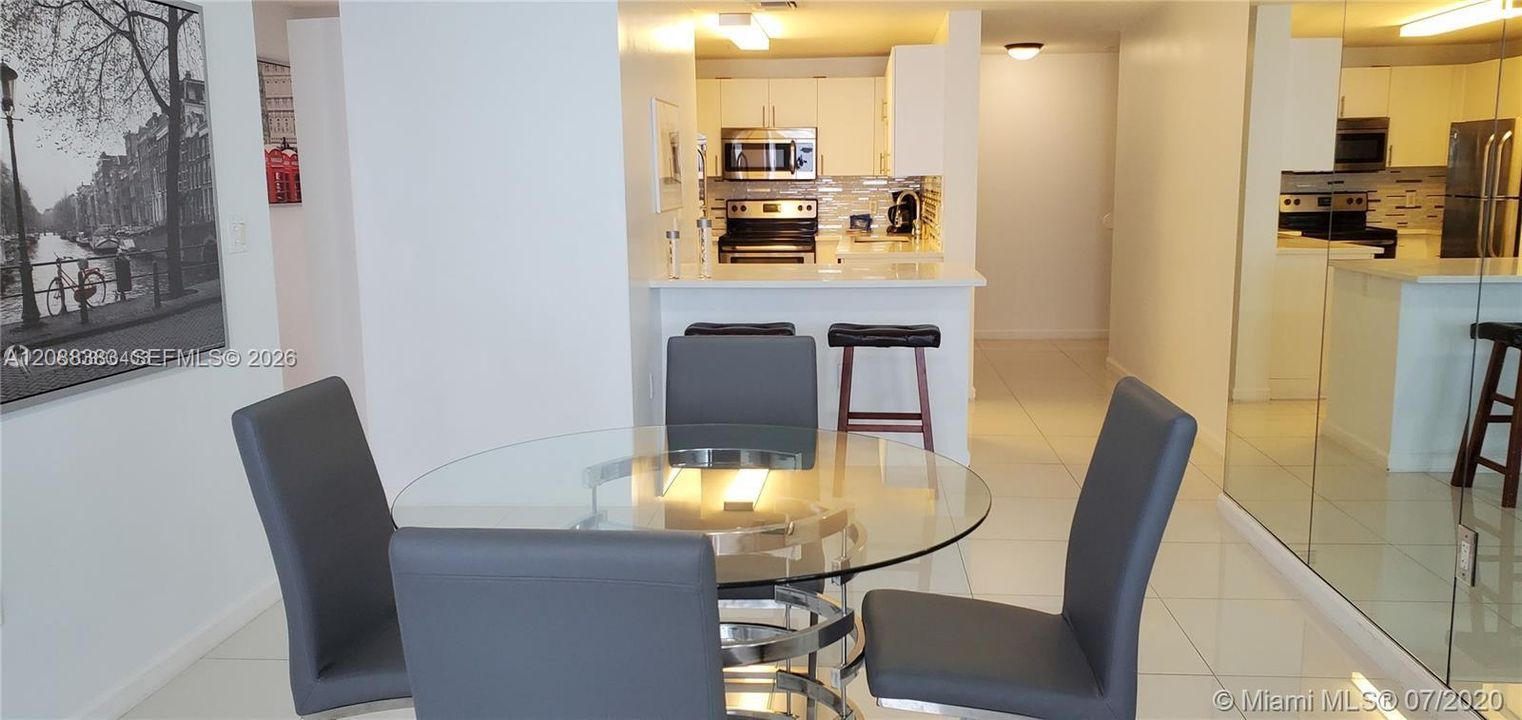В аренду: $3,600 (2 спален, 2 ванн, 950 Квадратных фут)