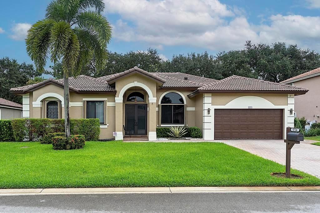 5734 NW 50th Dr - - 549