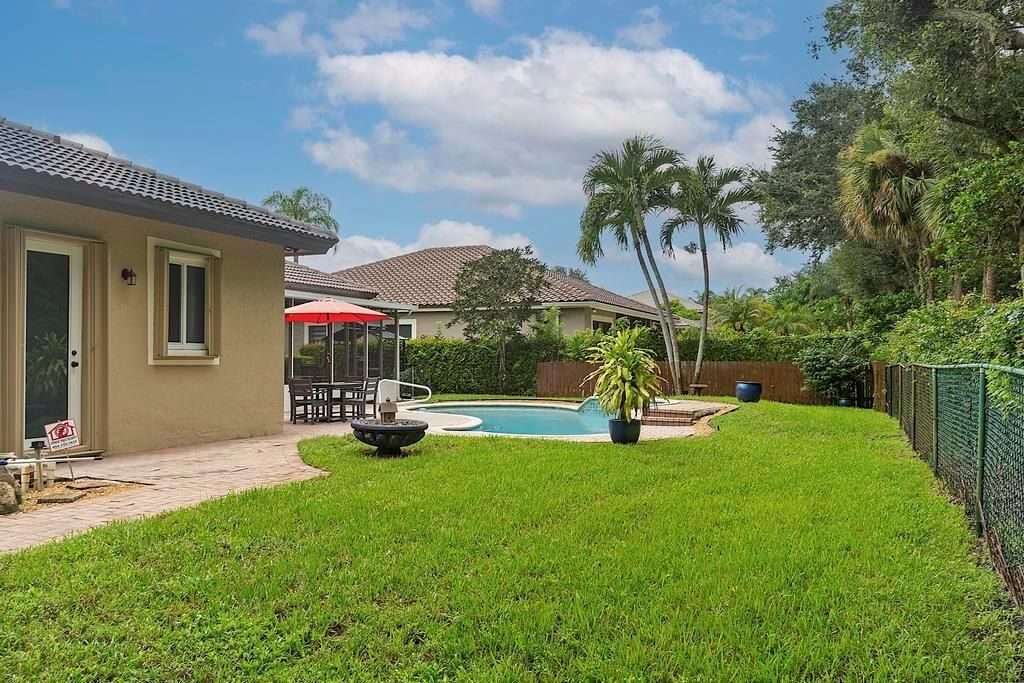 5734 NW 50th Dr - - 594