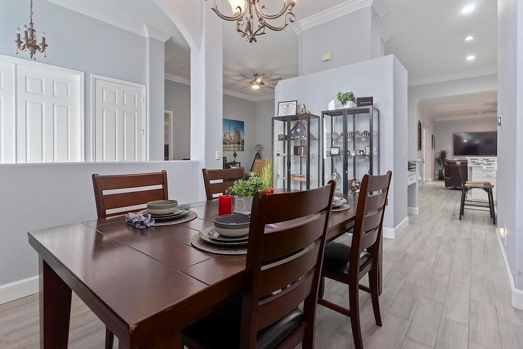 5734 NW 50th Dr - - 563