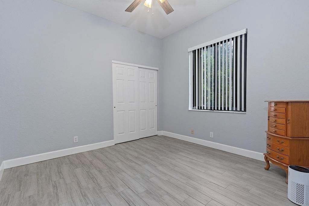 5734 NW 50th Dr - - 573