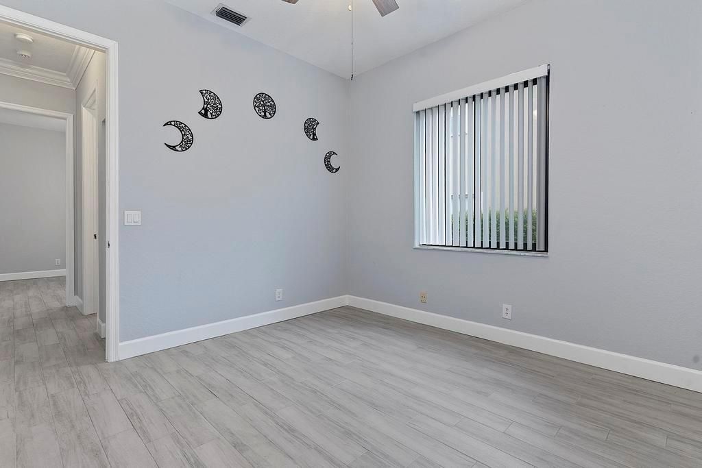 5734 NW 50th Dr - - 577