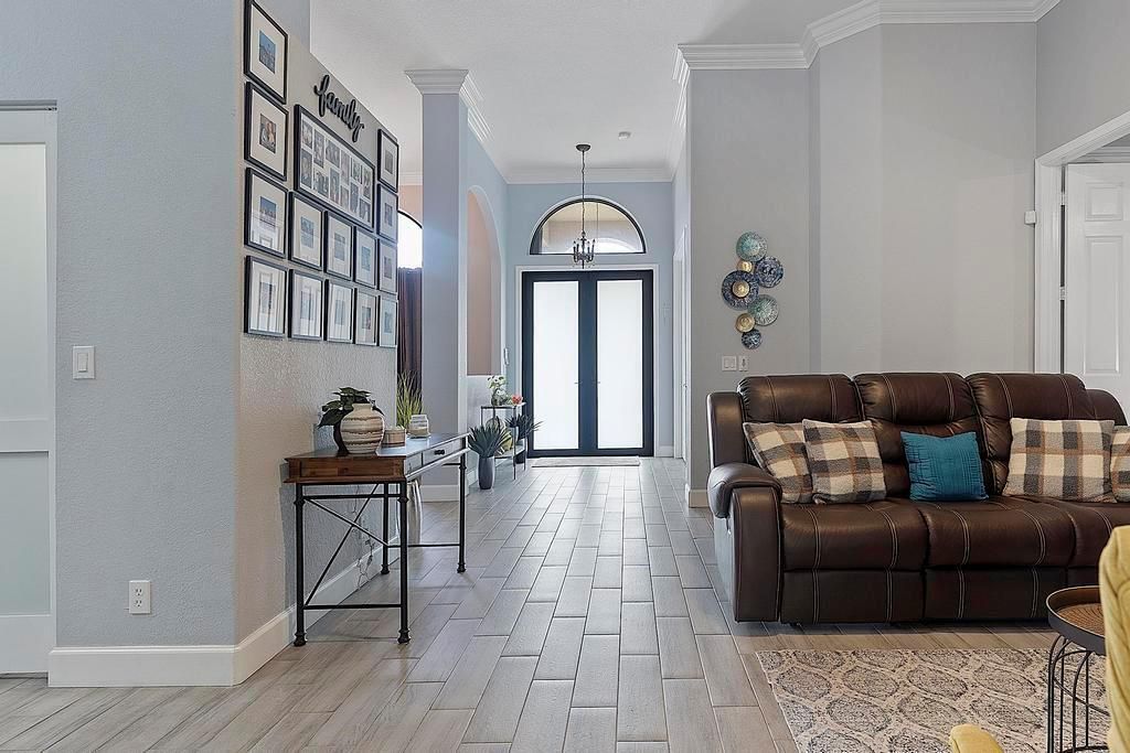 5734 NW 50th Dr - - 558