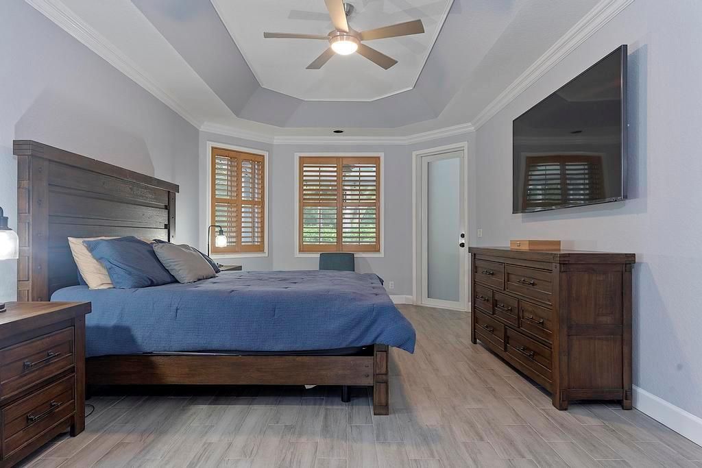 5734 NW 50th Dr - - 582