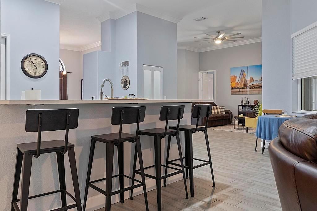 5734 NW 50th Dr - - 572
