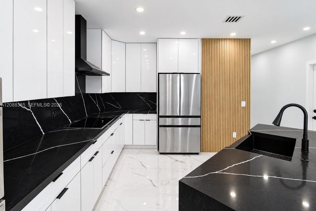 На продажу: $645,000 (3 спален, 3 ванн, 2054 Квадратных фут)