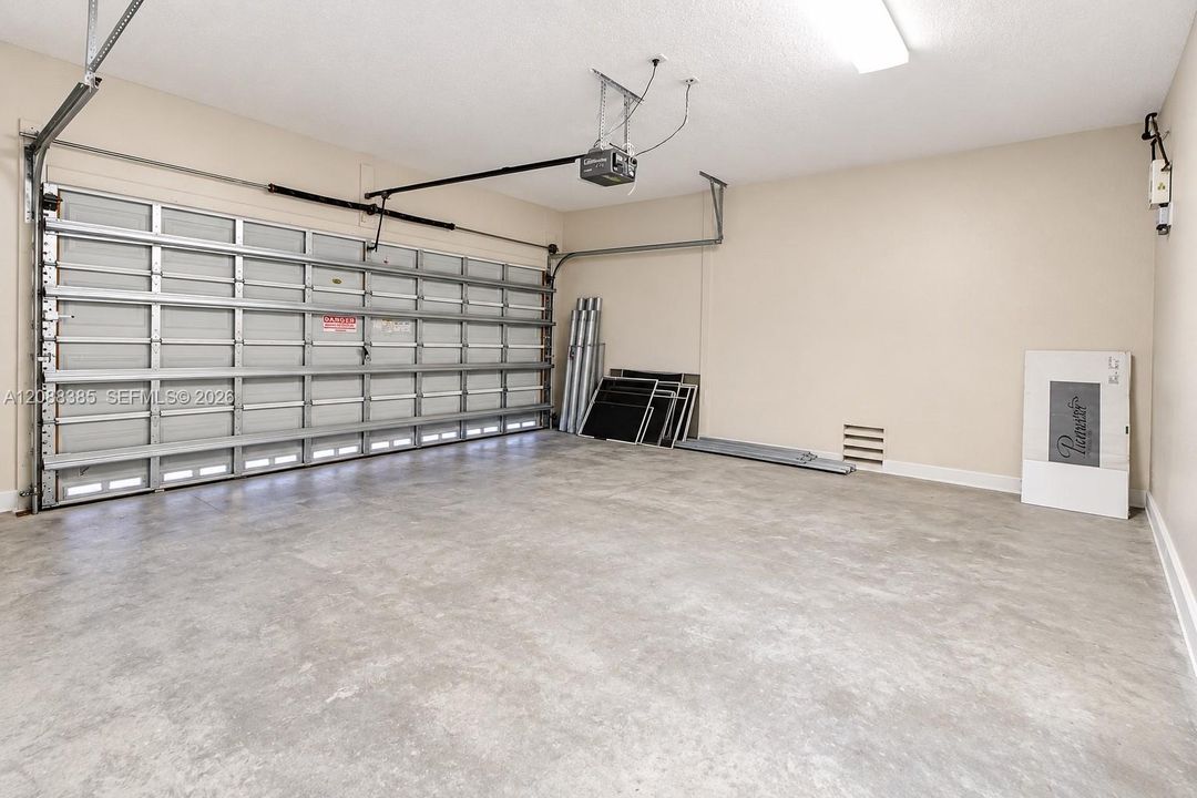 На продажу: $645,000 (3 спален, 3 ванн, 2054 Квадратных фут)