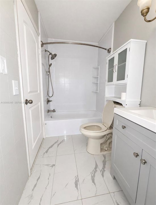 For Rent: $2,300 (2 beds, 1 baths, 1025 Square Feet)