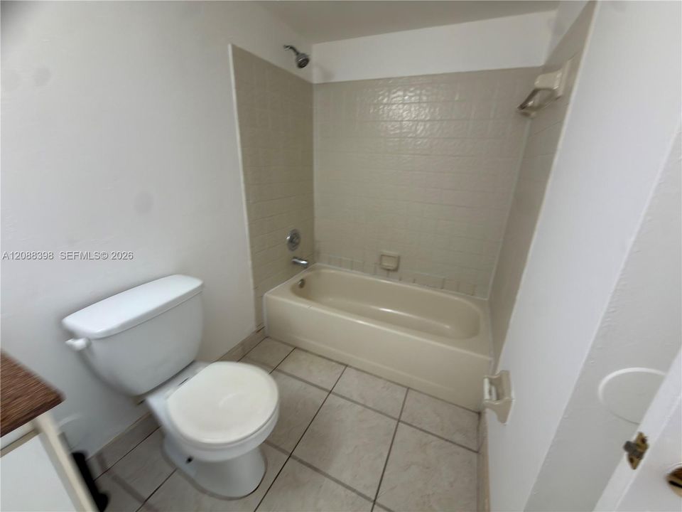 В аренду: $1,750 (2 спален, 2 ванн, 835 Квадратных фут)