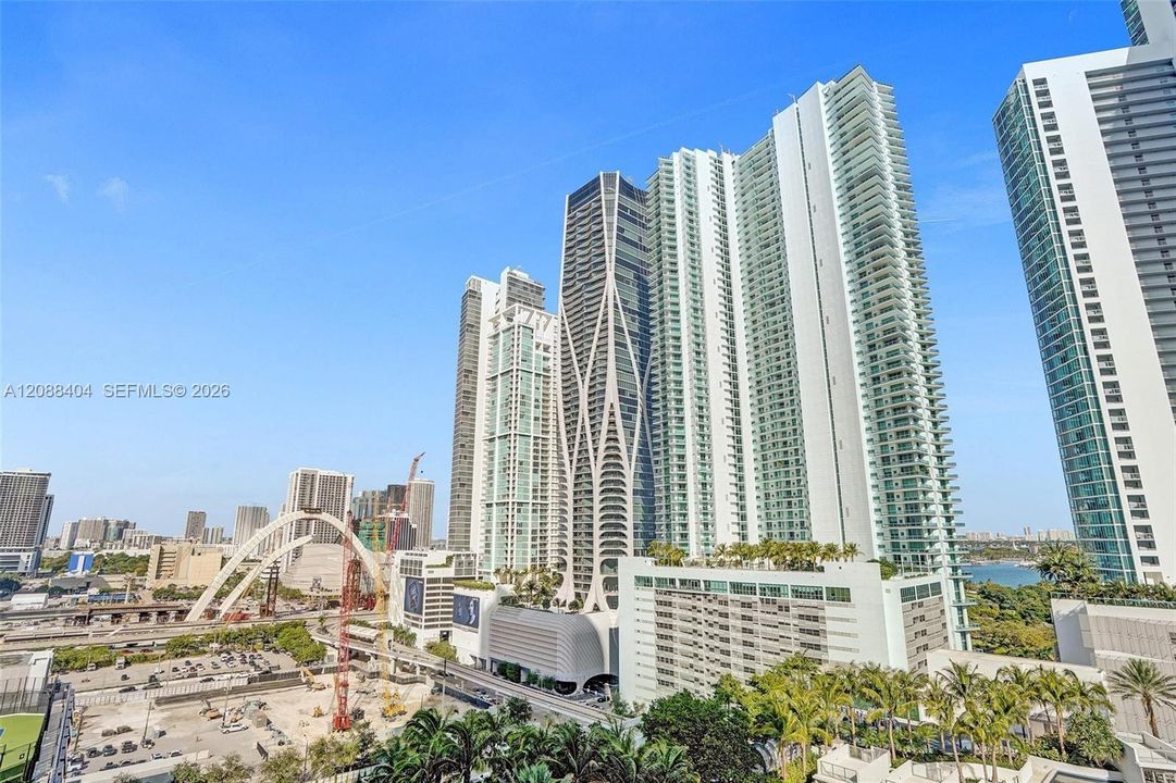 En Renta: $8,500 (2 camas, 3 baños, 1560 Pies cuadrados)