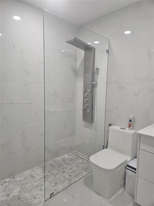 For Sale: $785,000 (4 beds, 2 baths, 1992 Square Feet)