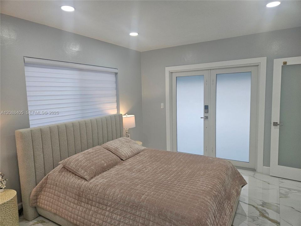 For Sale: $785,000 (4 beds, 2 baths, 1992 Square Feet)