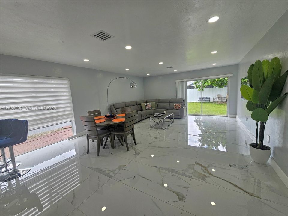 For Sale: $785,000 (4 beds, 2 baths, 1992 Square Feet)