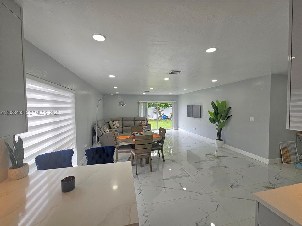 For Sale: $785,000 (4 beds, 2 baths, 1992 Square Feet)