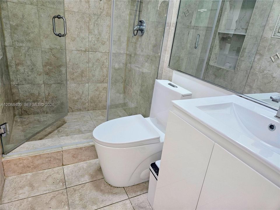 For Sale: $785,000 (4 beds, 2 baths, 1992 Square Feet)