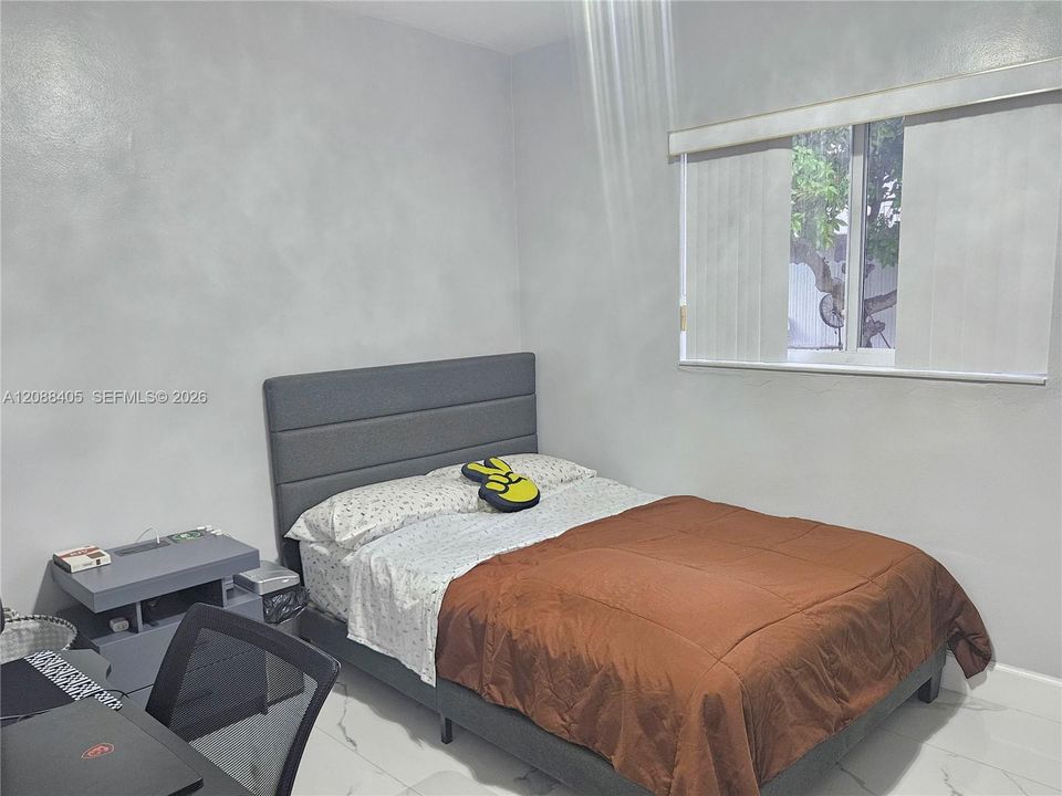 For Sale: $785,000 (4 beds, 2 baths, 1992 Square Feet)