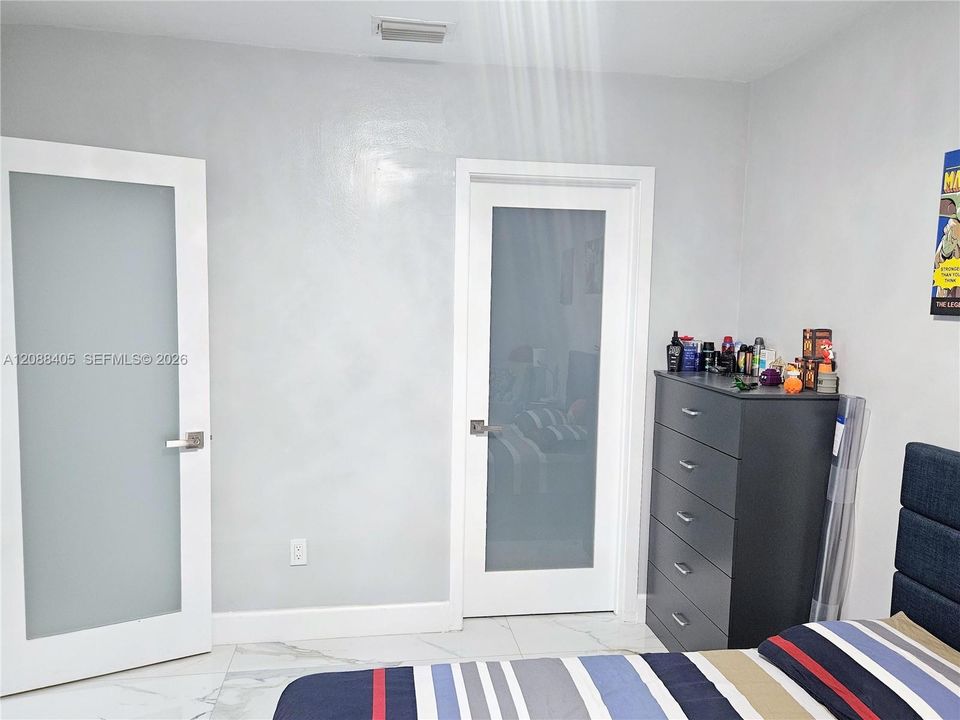 For Sale: $785,000 (4 beds, 2 baths, 1992 Square Feet)