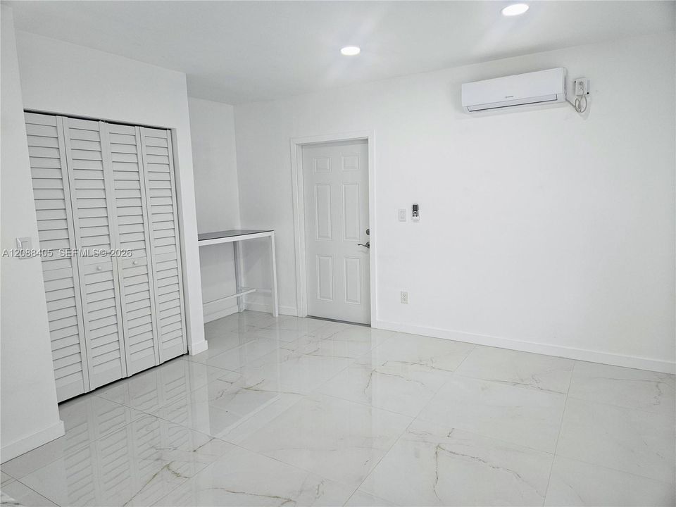 For Sale: $785,000 (4 beds, 2 baths, 1992 Square Feet)