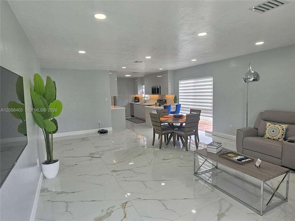 For Sale: $785,000 (4 beds, 2 baths, 1992 Square Feet)