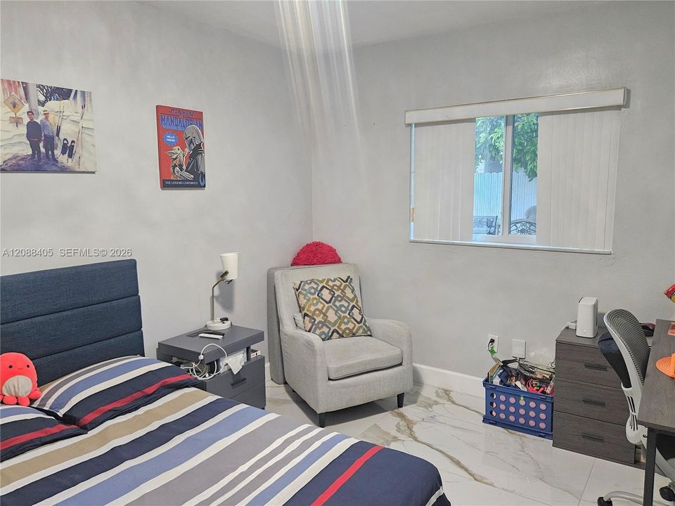 For Sale: $785,000 (4 beds, 2 baths, 1992 Square Feet)