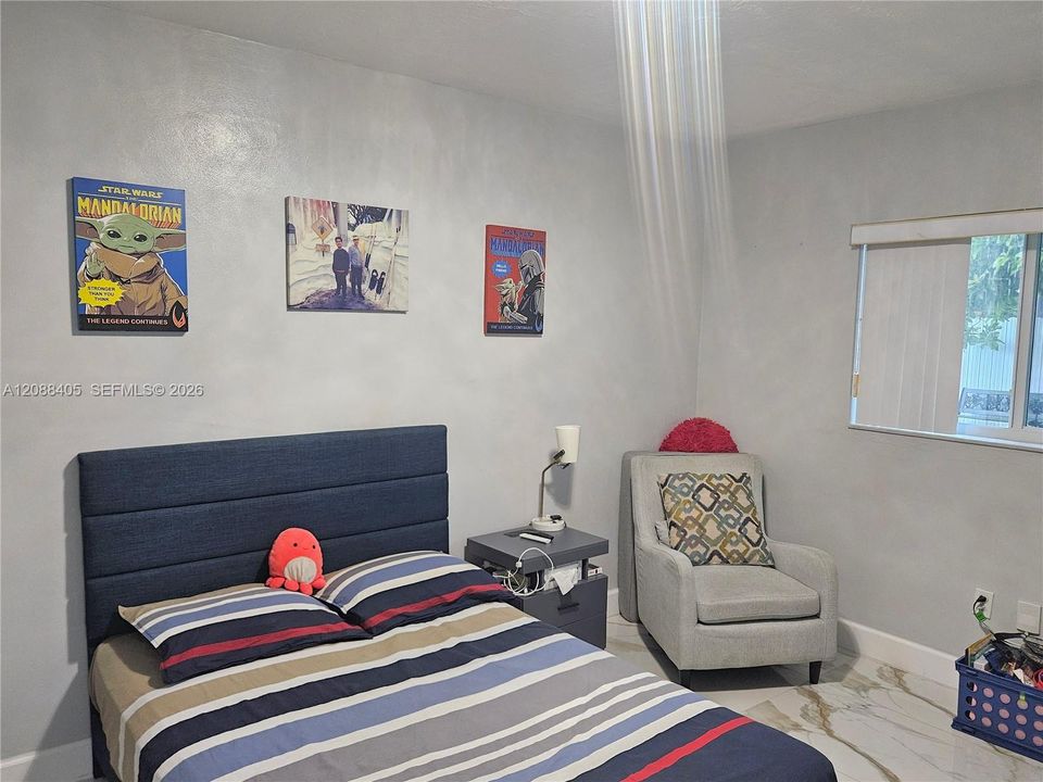 For Sale: $785,000 (4 beds, 2 baths, 1992 Square Feet)