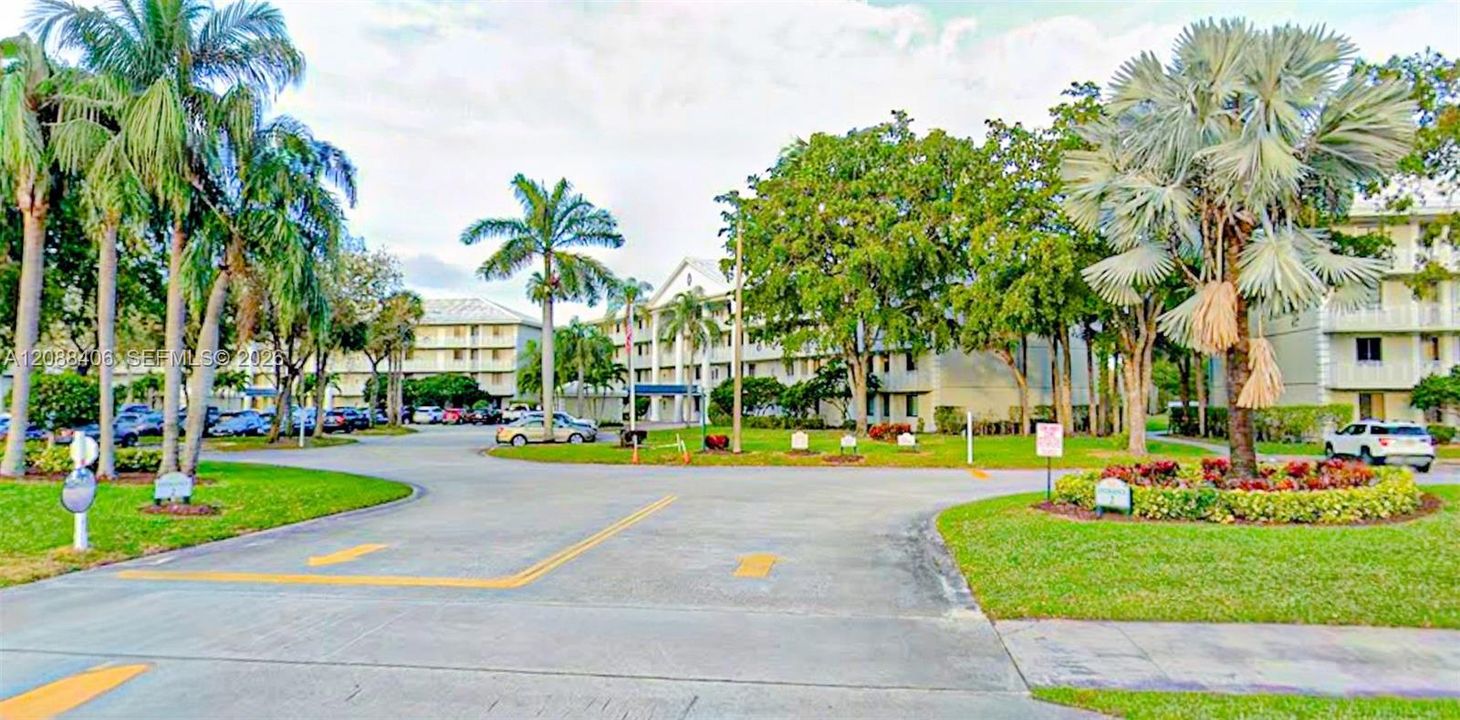 For Sale: $195,000 (2 beds, 2 baths, 1385 Square Feet)