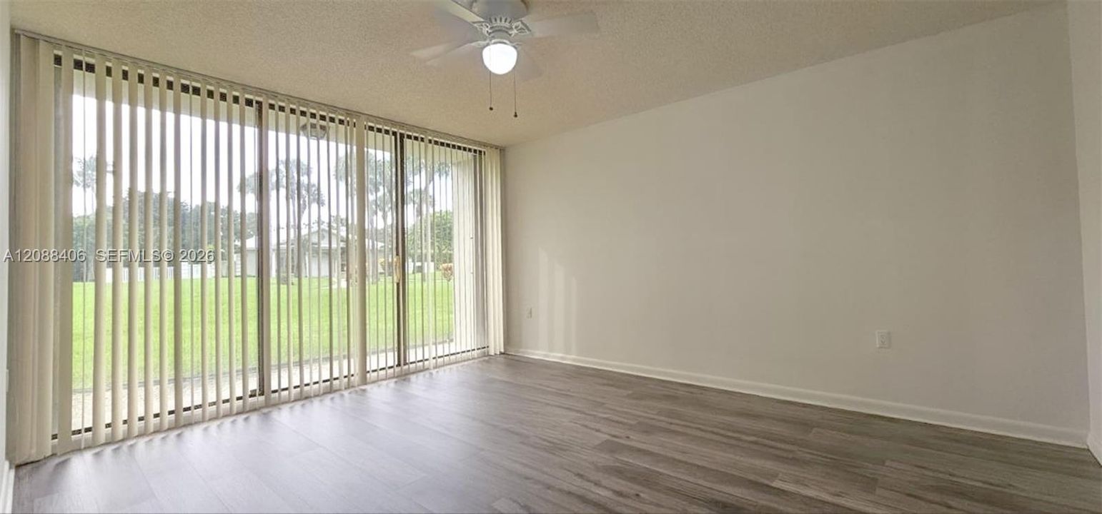 For Sale: $195,000 (2 beds, 2 baths, 1385 Square Feet)