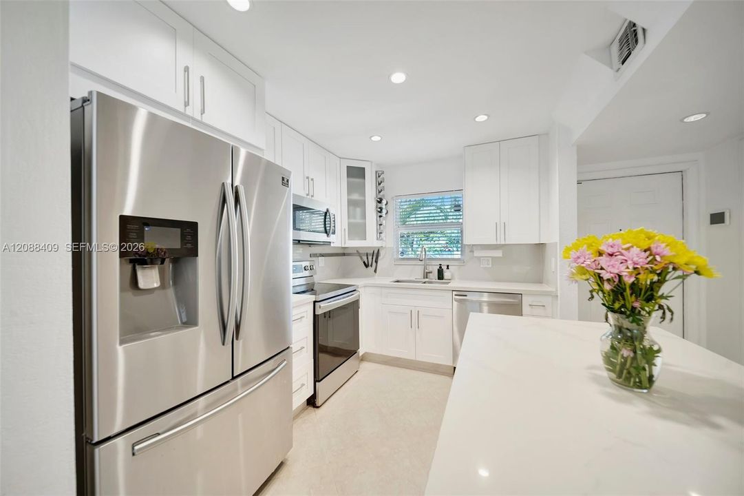 For Sale: $345,000 (3 beds, 2 baths, 1330 Square Feet)