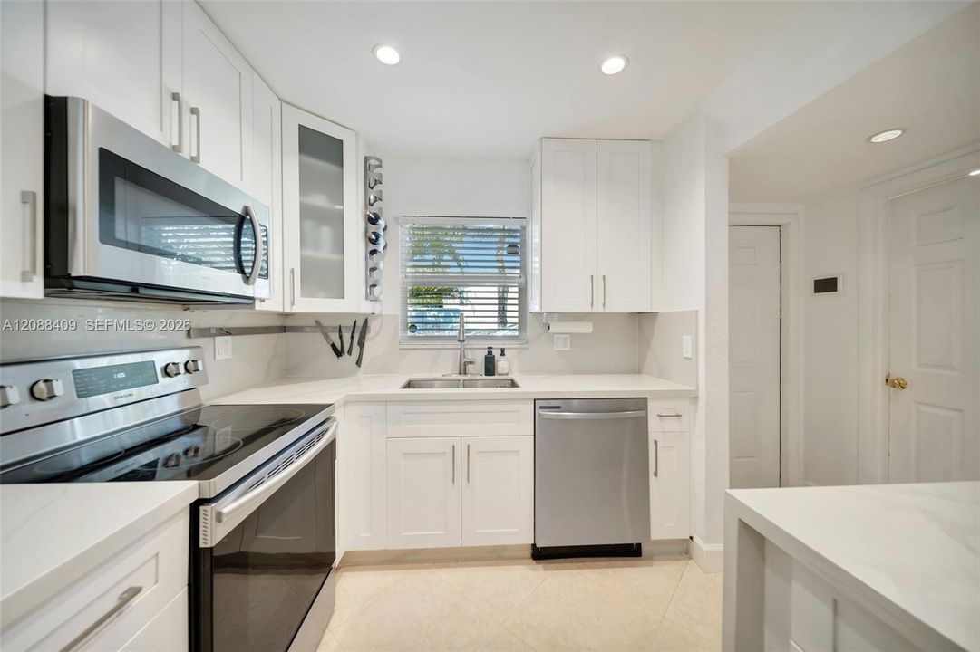 For Sale: $345,000 (3 beds, 2 baths, 1330 Square Feet)