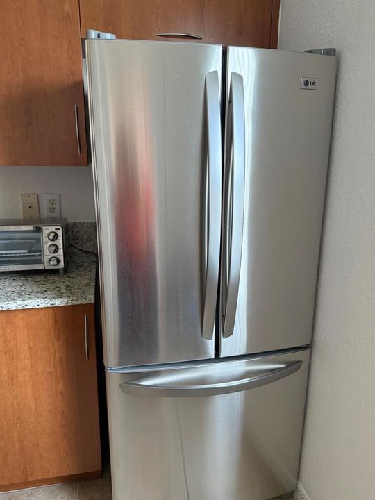 French door refrigerator