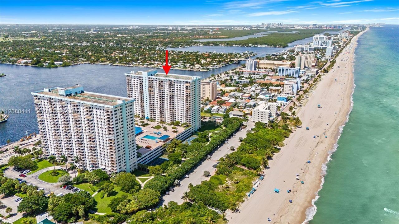 На продажу: $665,000 (2 спален, 2 ванн, 1570 Квадратных фут)
