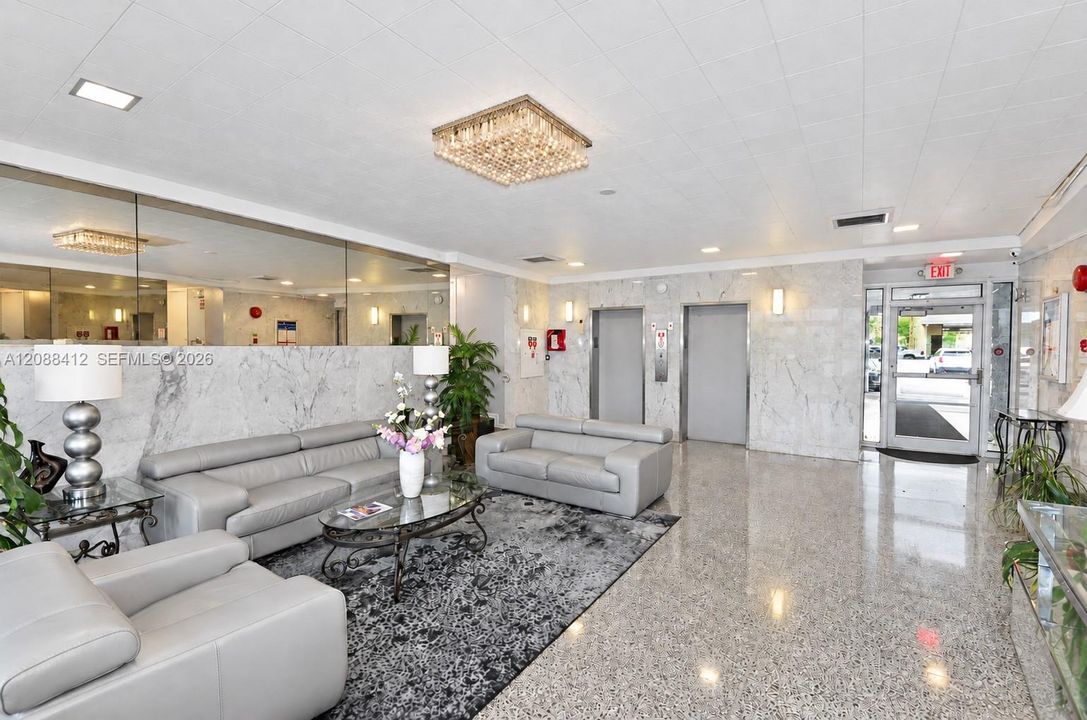 En Venta: $249,000 (2 camas, 2 baños, 1035 Pies cuadrados)