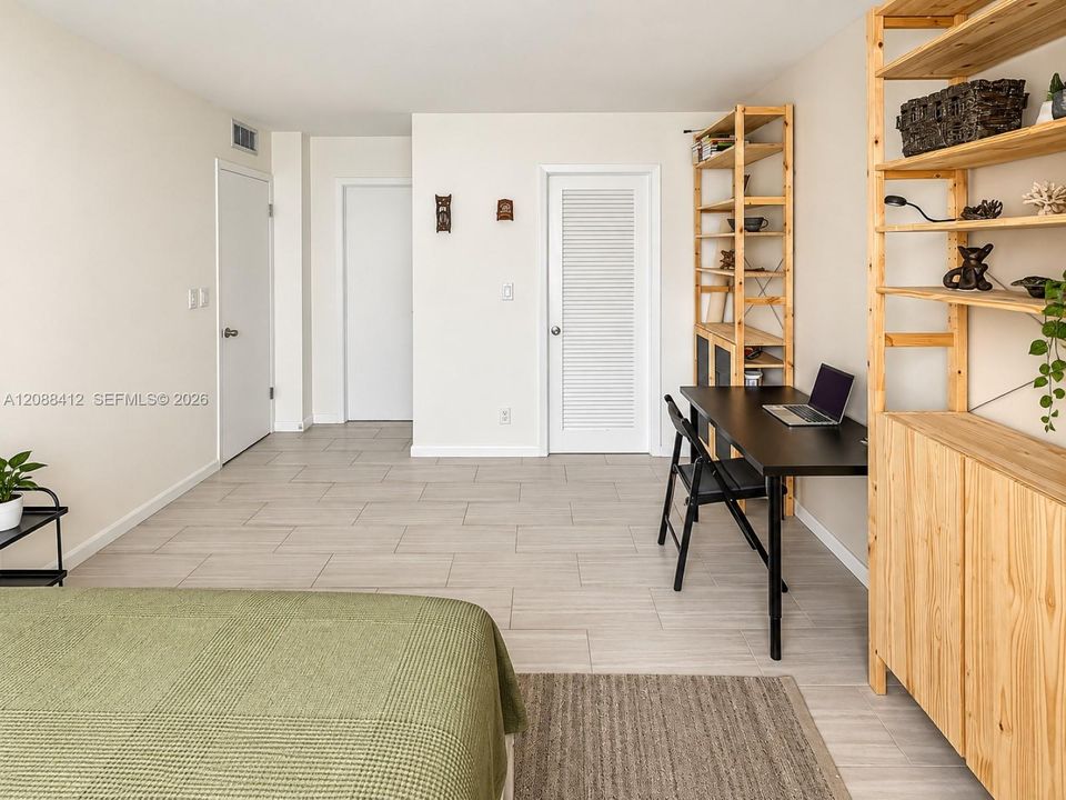 En Venta: $249,000 (2 camas, 2 baños, 1035 Pies cuadrados)