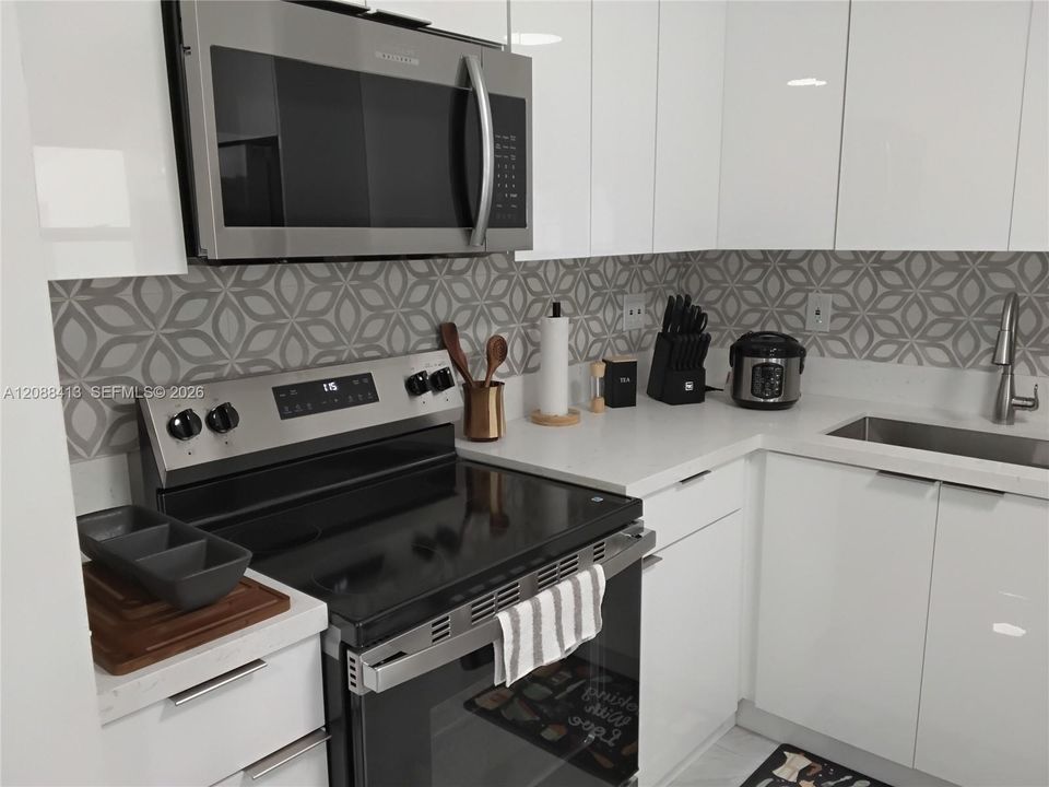 For Rent: $4,500 (3 beds, 1 baths, 1395 Square Feet)