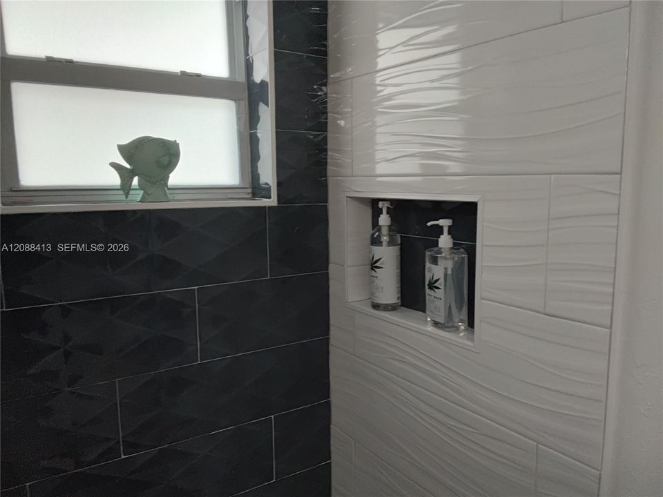 For Rent: $4,500 (3 beds, 1 baths, 1395 Square Feet)