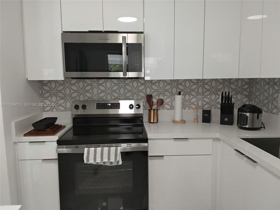 For Rent: $4,500 (3 beds, 1 baths, 1395 Square Feet)