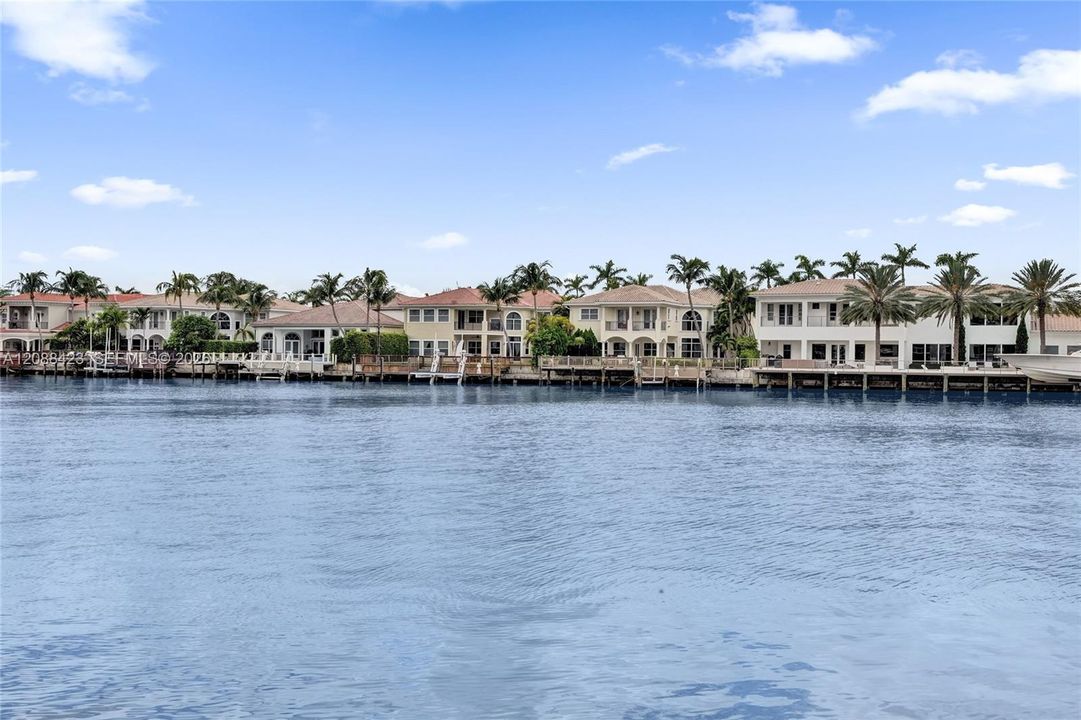 For Sale: $369,000 (2 beds, 2 baths, 1230 Square Feet)