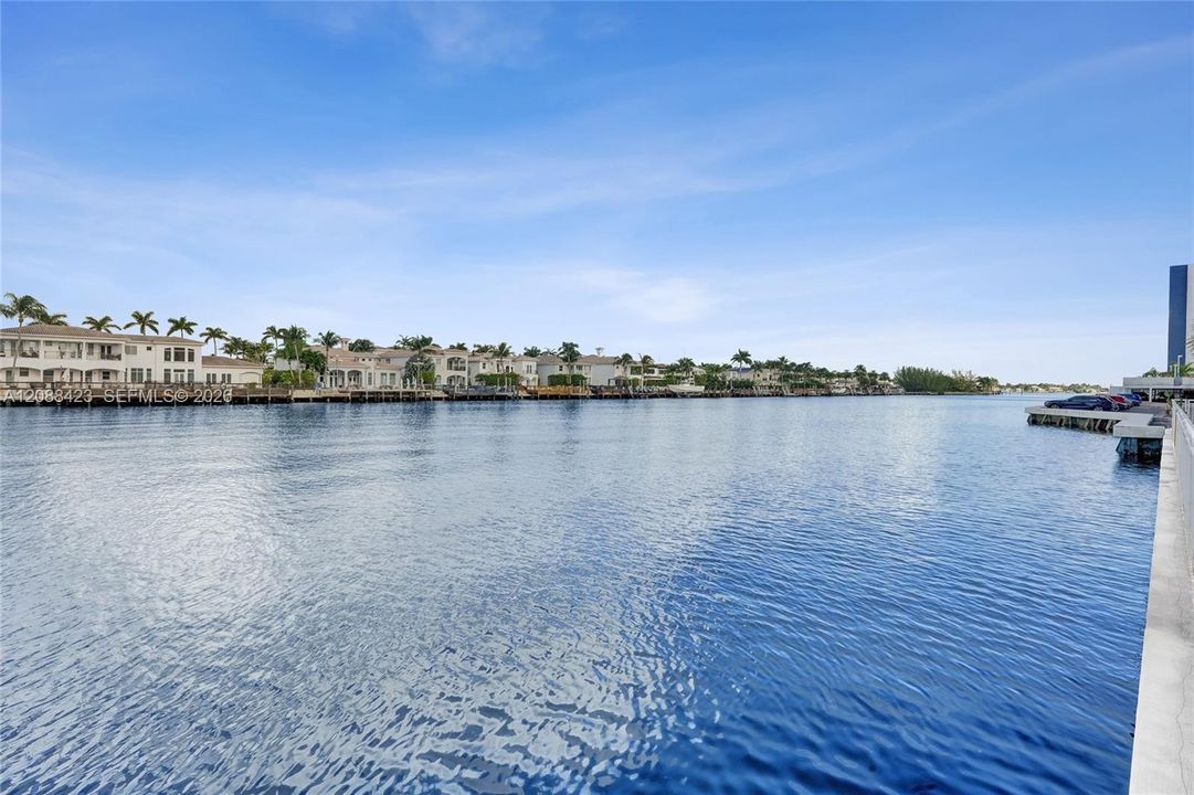 For Sale: $369,000 (2 beds, 2 baths, 1230 Square Feet)