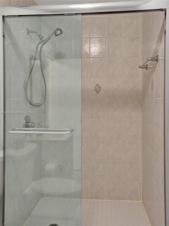 For Sale: $369,000 (2 beds, 2 baths, 1230 Square Feet)