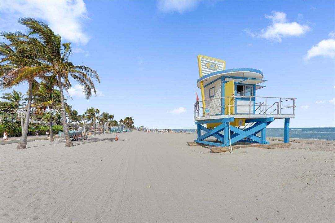 For Sale: $369,000 (2 beds, 2 baths, 1230 Square Feet)